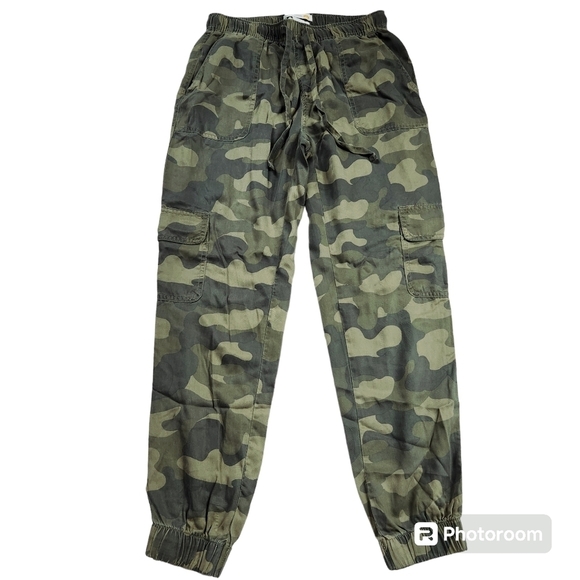 C&C California Camo Cargo Jogging Pants sz S - Picture 1 of 6